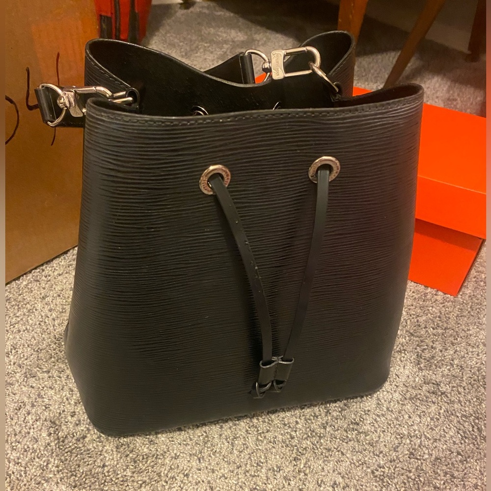 Louis Vuitton epi Noe bucket noir no strap just the top handle final sale - Picture 11 of 15